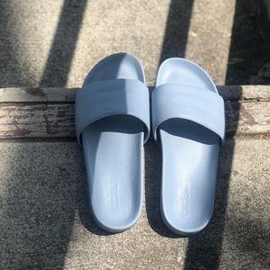 Vince Camuto slides